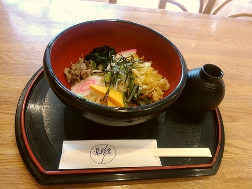 「冷やしたぬきうどん(並盛)810円」@遊彩食の写真