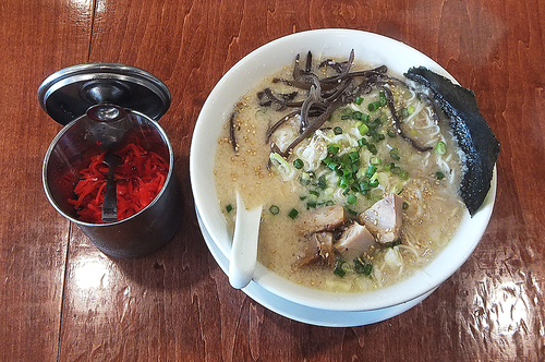 「本格豚骨らーめん(大盛り)」@ごとくの写真