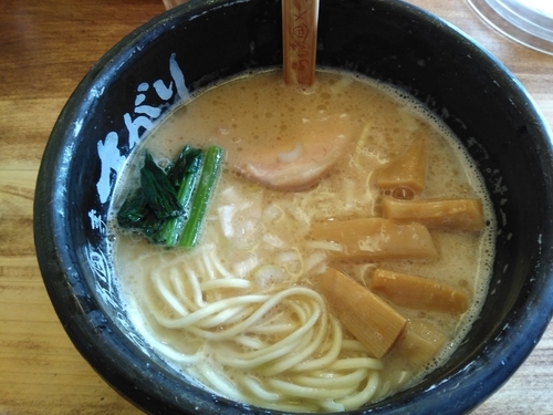 「らぁ麺」@らあ麺×つけ麺専門店 まがりの写真