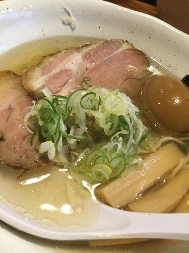 「煮玉子塩ラーメン」@上州地鶏ラーメン 翔鶴の写真