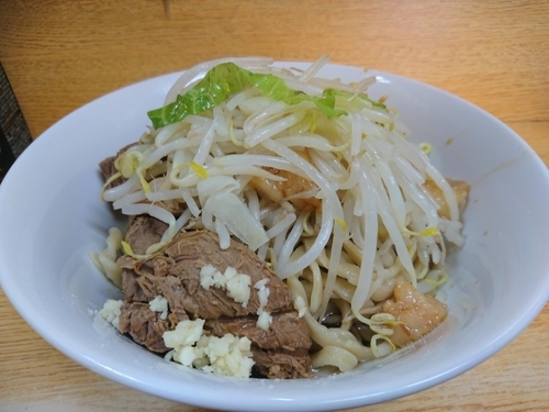 「冷まし中華(麺半分200g)800円(ニンニク少し・アブラ)」@ラーメン二郎 環七新新代田店の写真