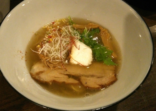 「瀬戸内吟醸系　真鯛　塩らぁ麺　寿　900円」@らぁ麺BAR 錦 iwamotoの写真