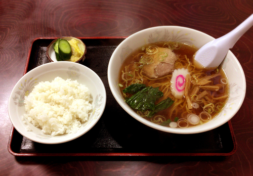 「ラーメン(500円)+半ライス(150円)」@中華料理 むらこしの写真