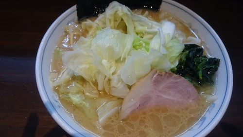 「キャベツラーメン(830円)+中盛(100円)」@横浜家系ラーメン 中島家の写真