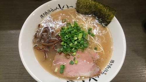 「らーめん＋替玉」@博多長浜らーめん いっきの写真