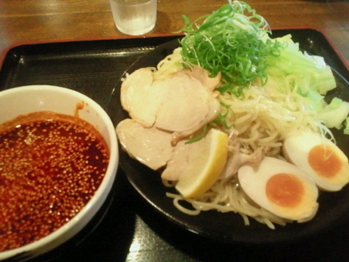 「広島つけめん大盛（辛さMAX） 1130円」@本場広島お好み焼き かっちゃんの写真