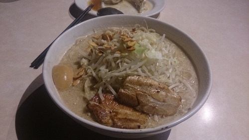 「どてちんラーメン750円+特盛150円」@北青山の写真