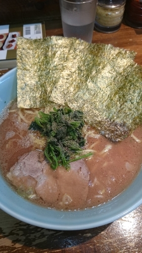 「ラーメン８００円」@家系ラーメン 桂家の写真