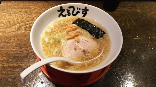 「醤油ラーメン」@えるびす 西口店の写真