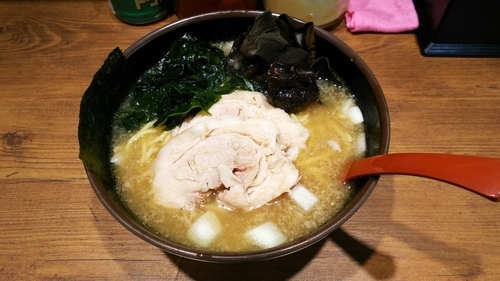 「源流ラーメン」@イレブンフーズ 源流 南品川店の写真