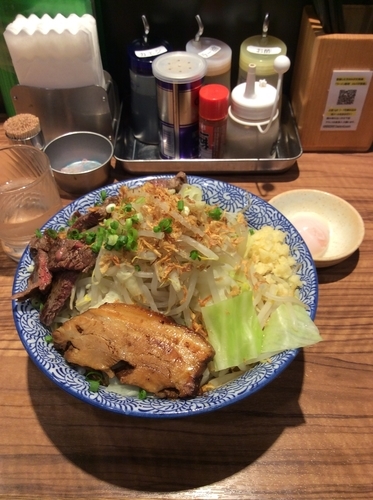 「汁なし油そば」@ラーメン燈郎の写真