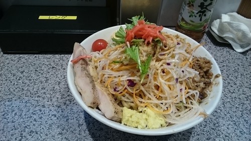 「宮し中華・大(アブラショウガエビマヨマシマシ)￥９５０」@ラーメン宮郎の写真