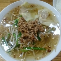 担仔麺   750円