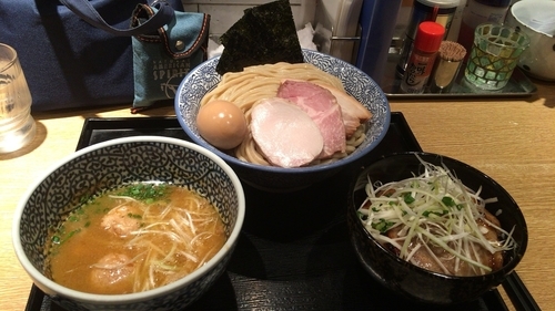 「特製濃厚魚介つけ麺 大盛+ローストポークジンジャー丼」@麺屋 一燈の写真