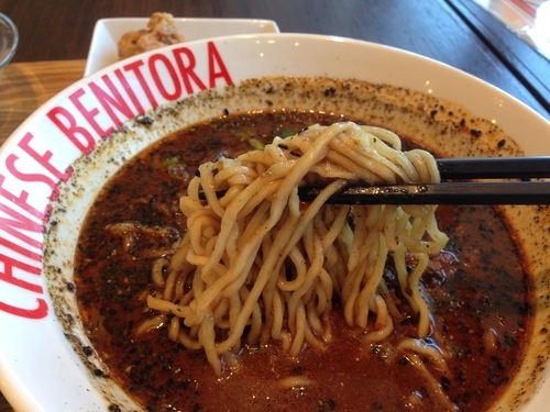 「黒胡麻担々麺　￥８８０+税」@紅虎餃子房 アクアウォーク大垣店の写真