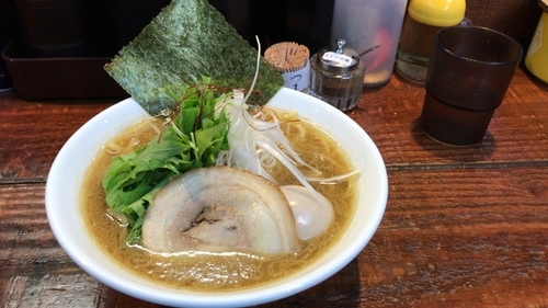 「味玉あご塩ラーメン 850円」@横浜家系ラーメン いとし家の写真