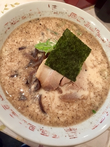 「豚骨ラーメン(醤油)￥500＋替え玉￥50」@二十八代目 哲麺 鶴ヶ島駅前店の写真