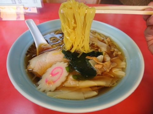 「ワンタンメン 700円」@自家製手打ち麺 中華料理かえでの写真