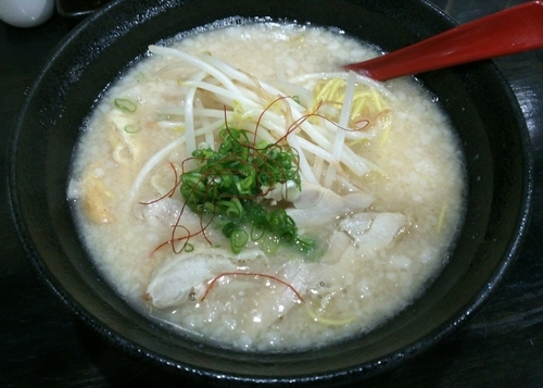 「ラーメン　細麺　背脂普通　650円」@地鶏白醤油拉麺 鶏真 大街道店の写真