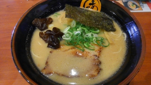 「特製らぁめん(豚骨)@680円」@あかつき 宇佐店の写真