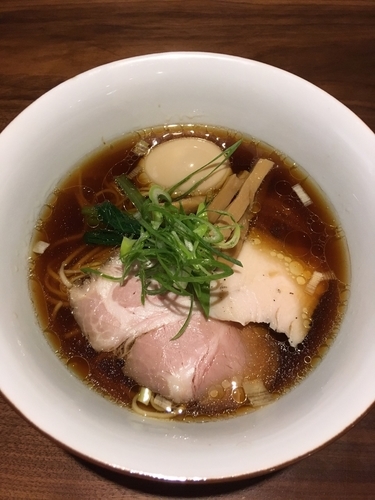 「醤油味玉ラーメン」@らぁめん鴇の写真