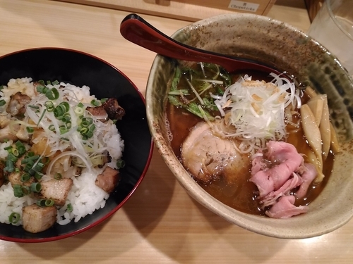 「焼きあご塩らー麺＋ちゃー丼セット」@焼きあご塩らー麺 たかはし 銀座店の写真