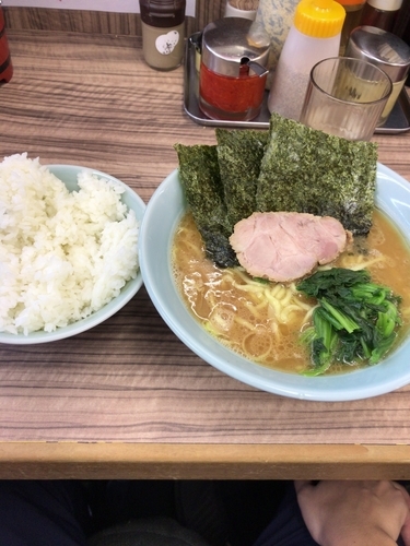 「ラーメン 中」@横浜ラーメン 武蔵家 武蔵境店の写真