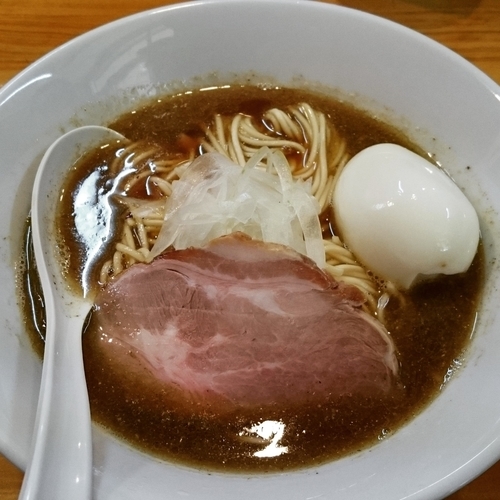 「煮干ソバ(醤油) 750円＋味玉＋和え玉＋生卵」@煮干中華ソバ イチカワの写真