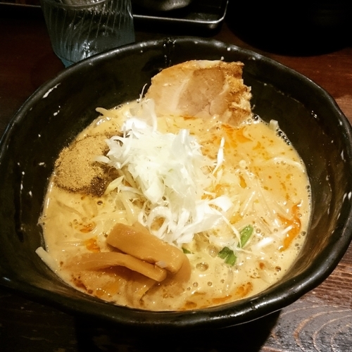 「らーめん 800円＋魚粉(別皿)」@麺や 蒼 AOIの写真