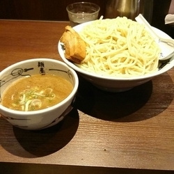 濃厚つけ麺特盛700ｇ880円