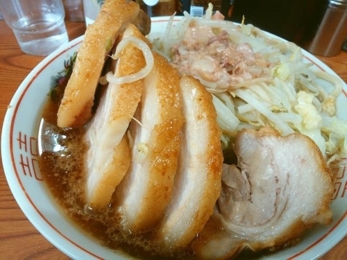 「ブタ入りラーメン（麺少なめ、ニンニク少しアブラ）」@ラーメン二郎 亀戸店の写真