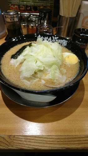 「げんこつ醤油ラーメン大盛り830円キャベツ無料」@らあめん花月嵐 中延店の写真