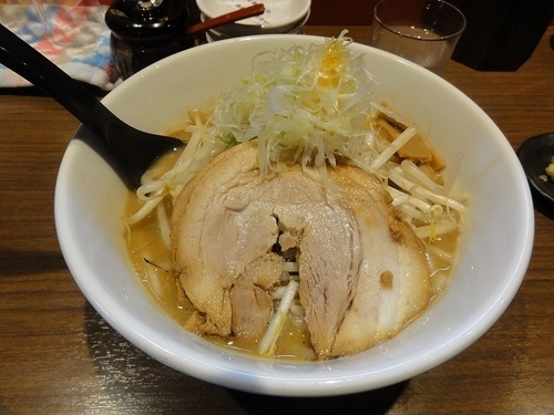 「濃厚味噌らーめん 790円 野菜マシ　ランチ半ライス」@らーめん 蓮の写真