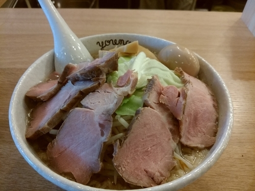 「特ぶたそば980円+大盛100円」@ラーメンやんぐの写真