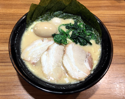 「MAXラーメン(980円)」@横浜家系ラーメン 壱角家 八重洲店の写真