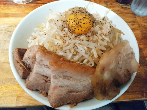 「肉ましまぜそば塩　並」@麺処 MAZERUの写真