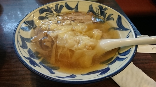 「ワンタン麺」@手打らーめん 自慢亭の写真