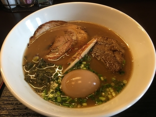 「学ラーメン（醤油）+味玉」@麺処 学の写真