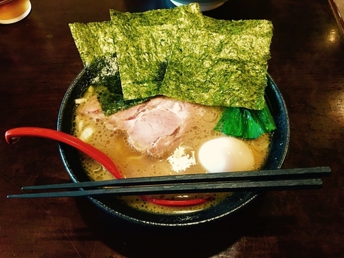 「豚骨醤油らぁ麺+味玉780円」@らー麺's kitchen かわべの写真