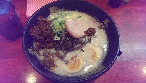 「ラーメン、替玉ｗ」@とんこつラーメン 博多風龍 渋谷店の写真