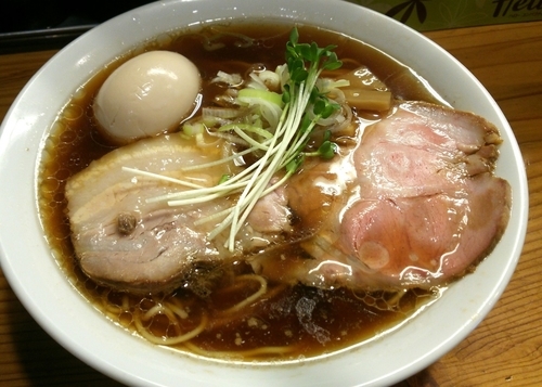 「味玉中華そば（並）　880円」@麺や 新倉の写真