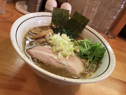 「魚介豚骨らーめん」@麺屋 くおんの写真