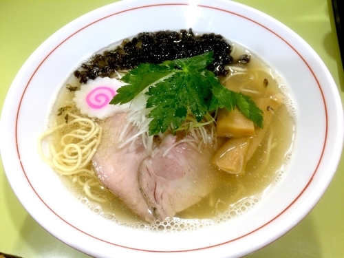 「煮干しと浅利の塩そば（780円）」@溝ノ百合の写真