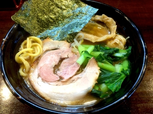 「豚骨しょうゆ『背脂を添えて』（850円）」@麺屋 いいづかの写真