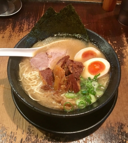 「黒虎」@豚骨醤油らーめん 學虎の写真