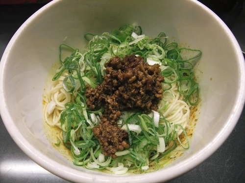 「汁なし担々麺（580円）」@すずらん亭の写真