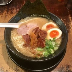 豚骨醤油らーめん 學虎の画像