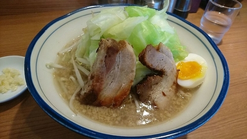 「醤油豚骨 大盛り」@らーめん勇の写真