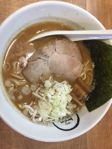 「醤油ラーメン」@麺創 麺魂 江坂本店の写真
