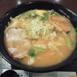 野菜たっぷり味噌ラーメン 840円